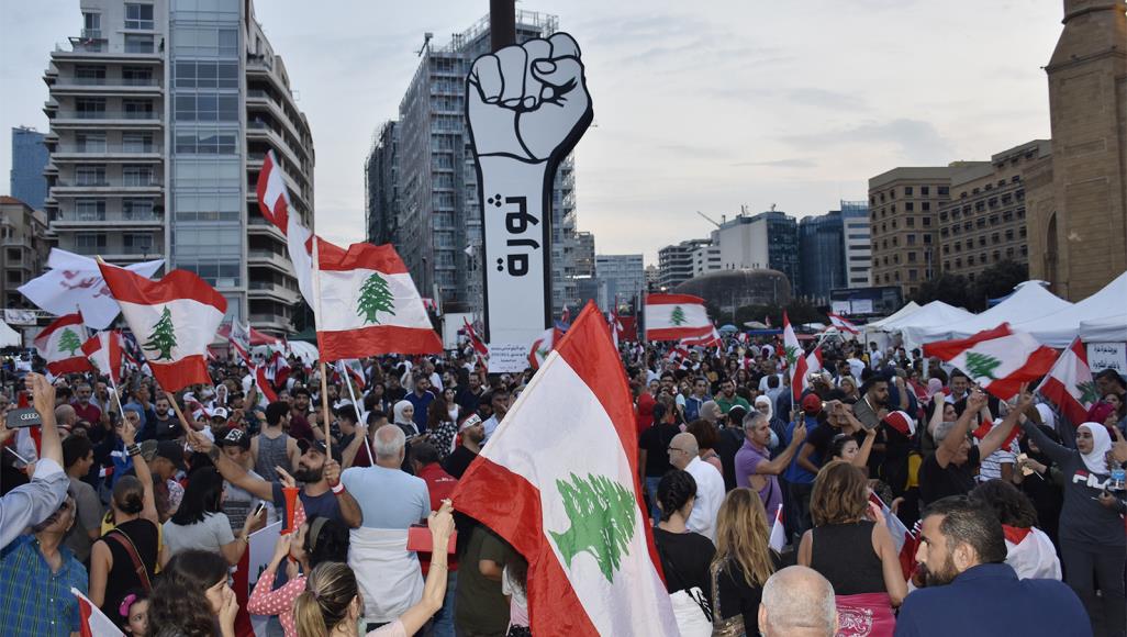 "لبنان".. المحتجون يحاولون منع انعقاد جلسة للبرلمان