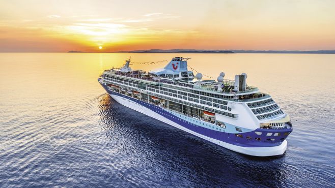 زيارة سفينة "ماريلا ديسكفري" للسلطنة للمرة الـ3 بعملية تبادل ركاب للموسم 2019-2020