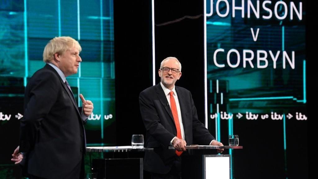 مناظرة تلفزيونية تجمع رئيس الوزراء البريطاني بزعيم المعارضة العمالية