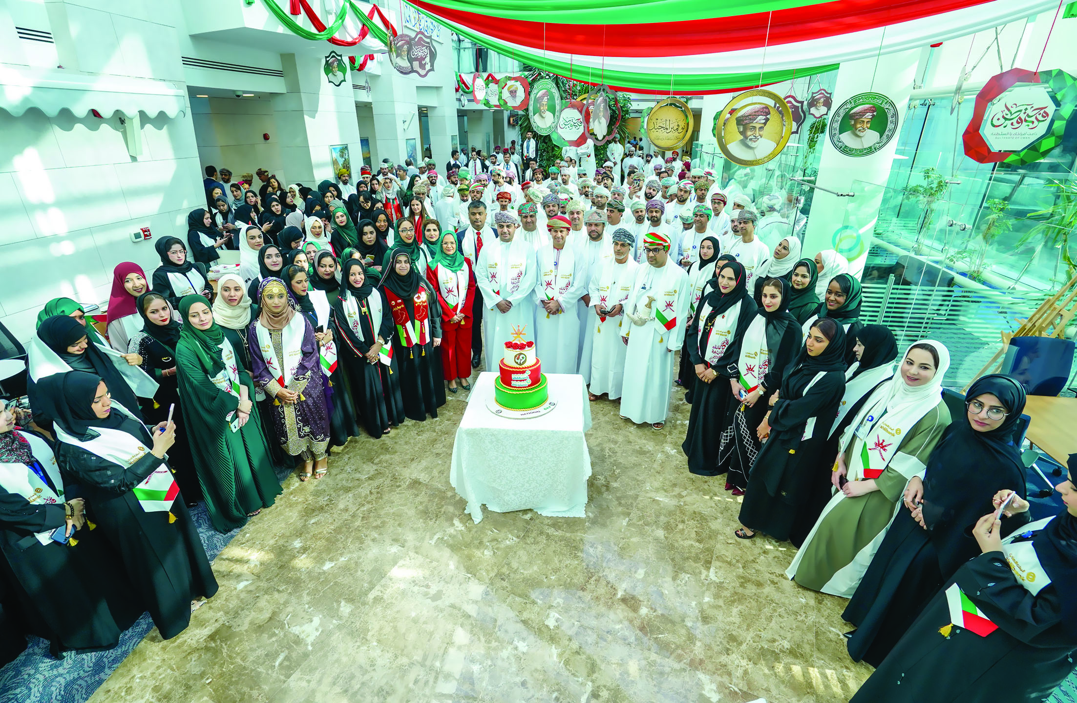 البنك الأهلي يحتفل بالعيد الـوطني 49 المجيد