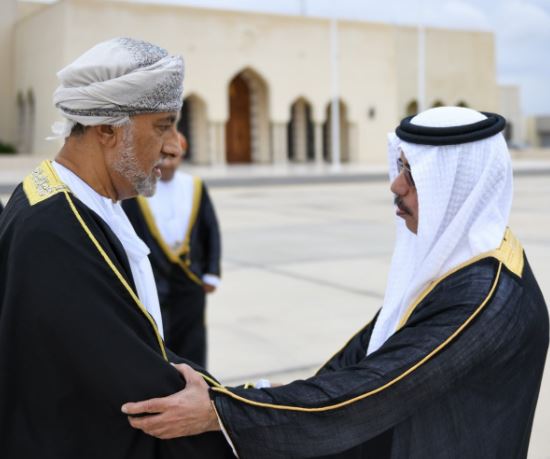السيد شهاب بن طارق ينقل تعازي جلالة السلطان  في وفاة المغفور له الشيخ سلطان بن زايد