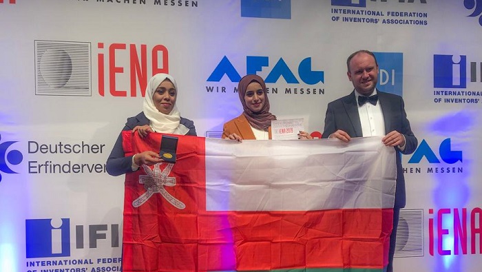 Two Omani students win gold for best project
