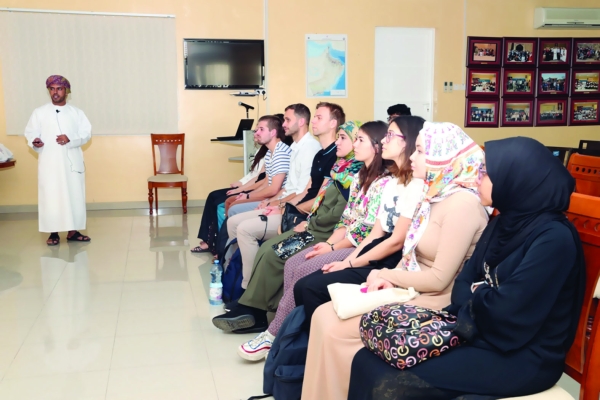 38 expat students attend Arabic course classes in Oman