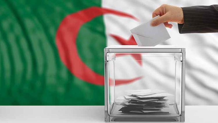 الناخبون الجزائريون يختارون اليوم رئيسهم الجديد من بين 5 مرشحين