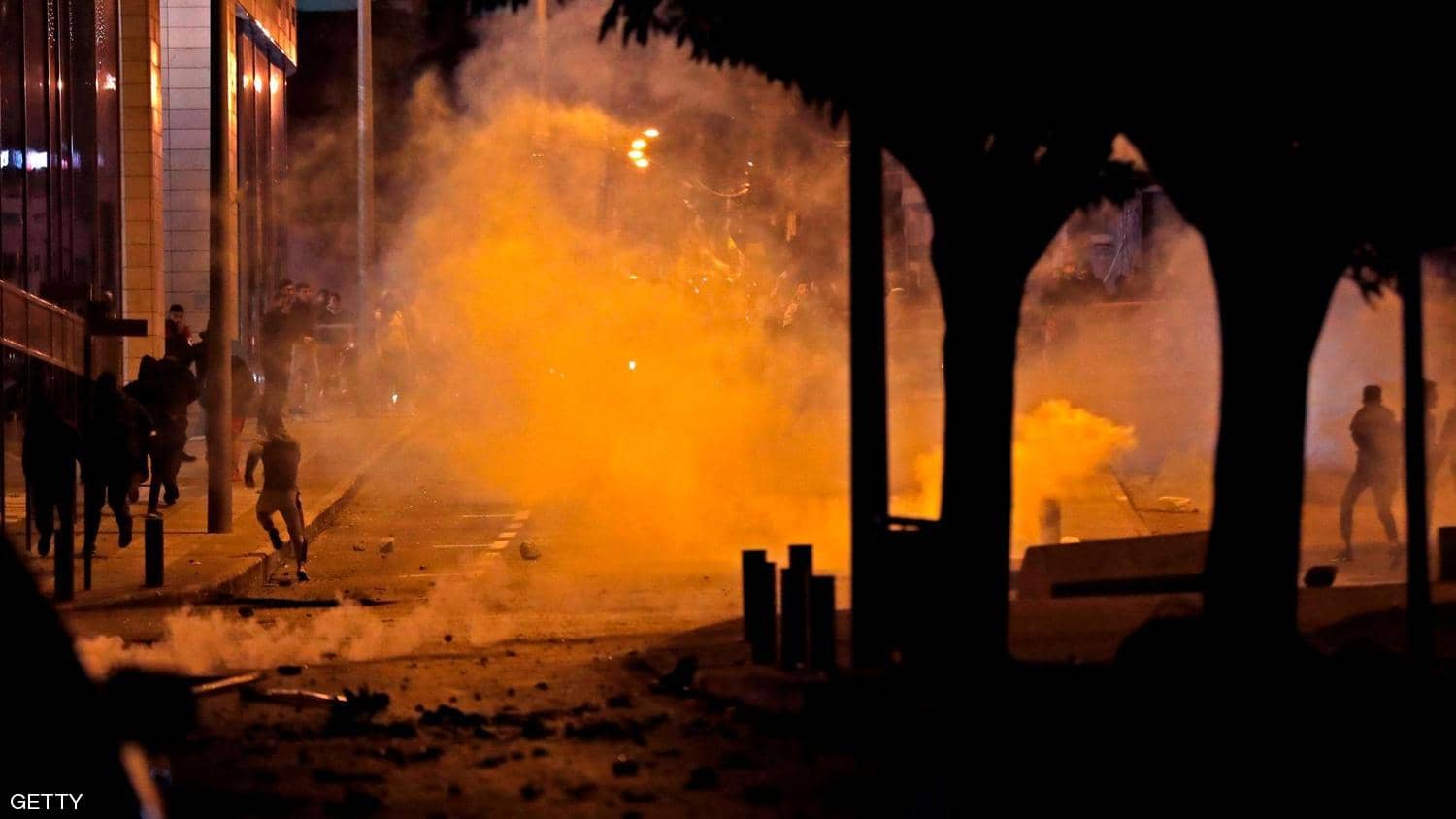 لبنان.. إصابة العشرات بالرصاص المطاطي والغاز المسيل للدموع