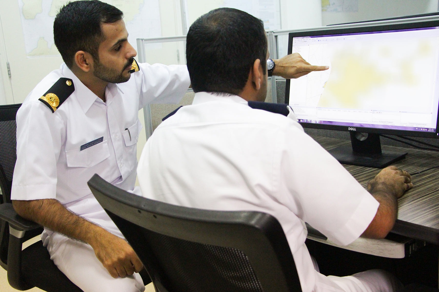 المكتب "الهيدروغرافي" الوطني العماني يدشن الخرائط "الملاحية الإلكترونية"