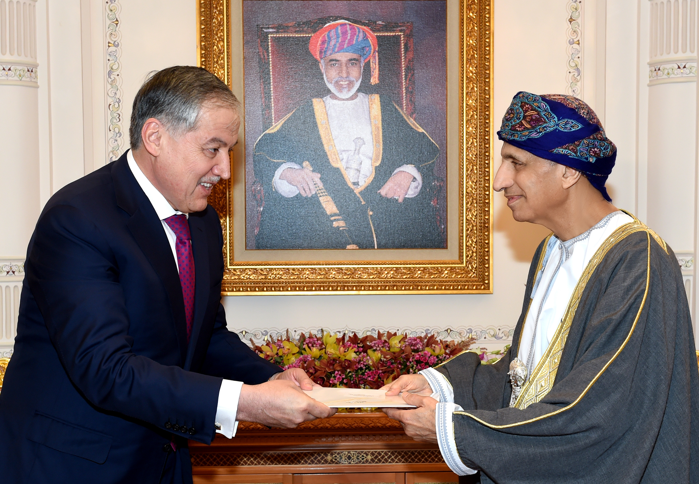 جلالة السلطان يتلقى رسالة خطية من رئيس جمهورية طاجيكستان