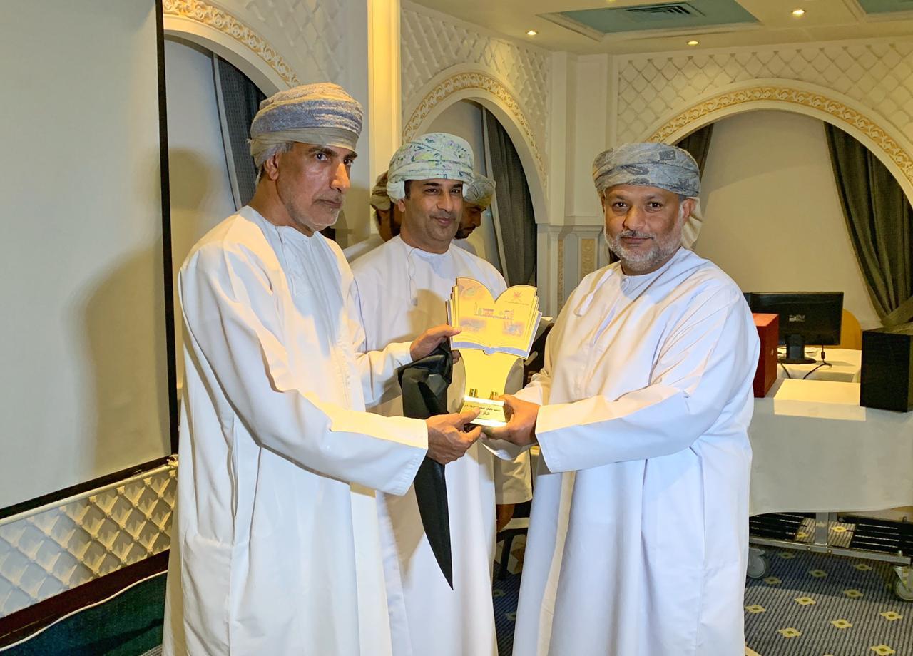 فريق "بلديات مسندم" يتوج بلقب المسابقة الثقافية السادسة