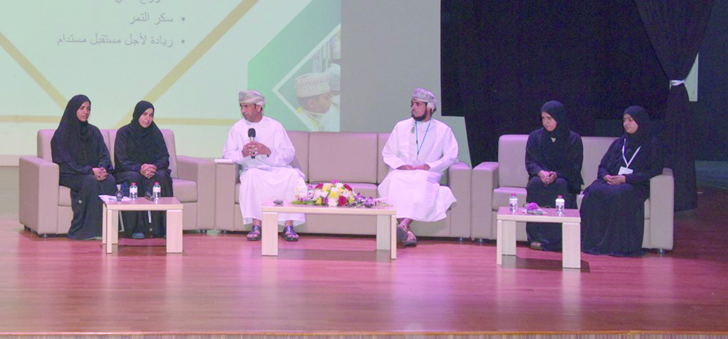 ندوة بتعليمية الداخلية تستعرض المشاريع المستدامة