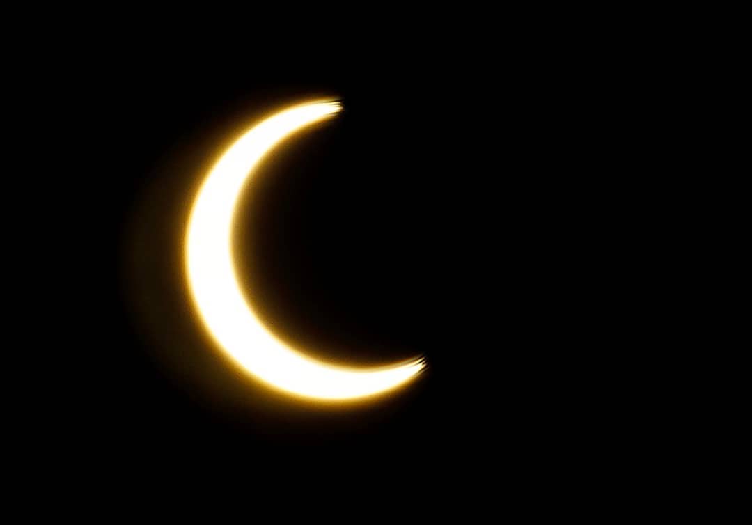 Hundreds turn up to witness solar eclipse in Oman