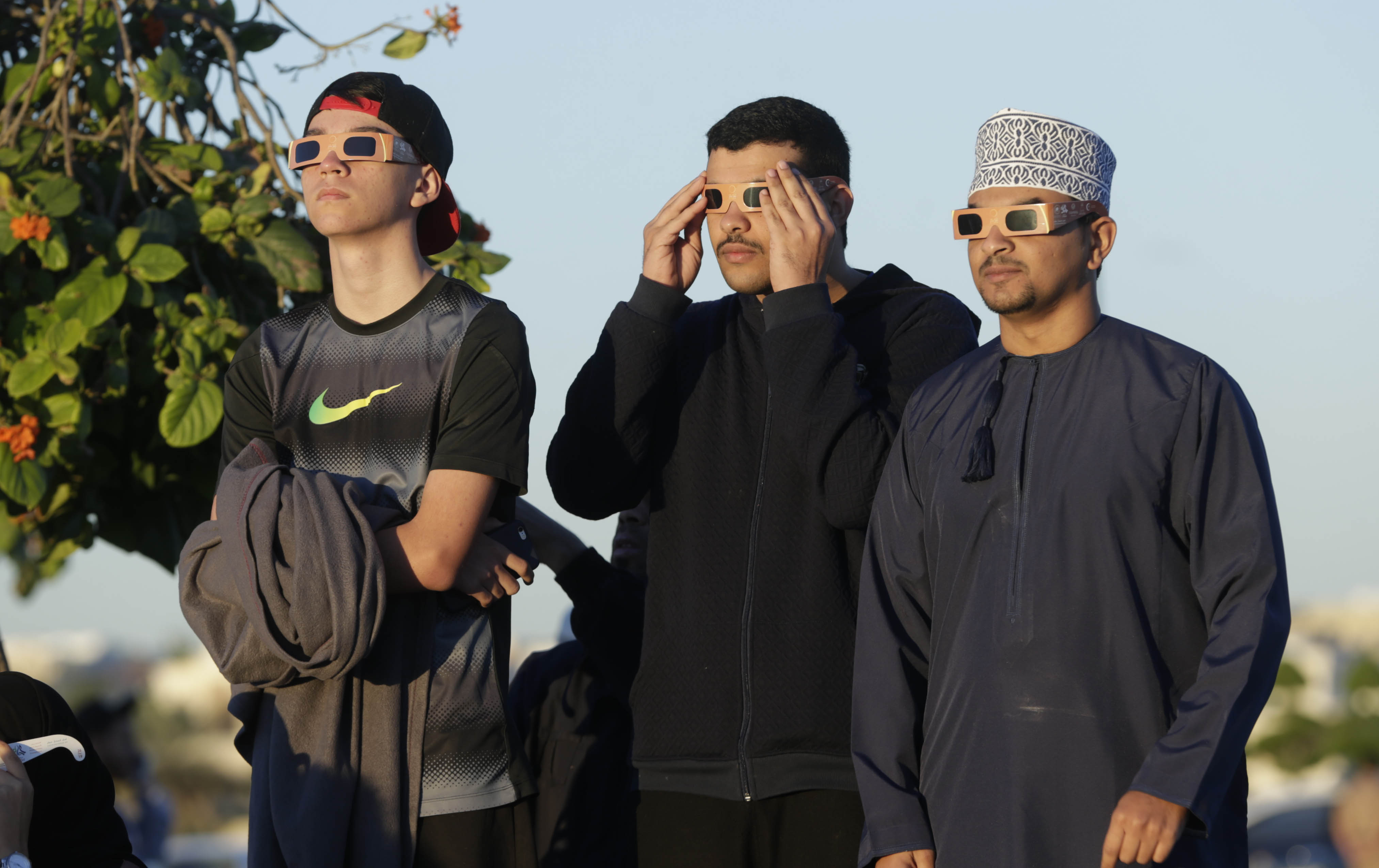 Thousands wake up early to watch solar eclipse in Oman