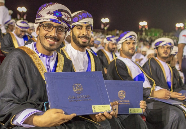 خريجو جامعة السلطان قابوس الجدد لـ"الشبيبة" : سنبذل المزيد من الجهود من أجل بلدنا