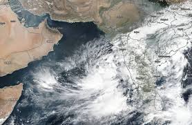 تقرير رقم 3 : السلطنة تتأثر بأخدود جوي حتى الثلاثاء..  والعاصفة "بافان" تتجه للصومال