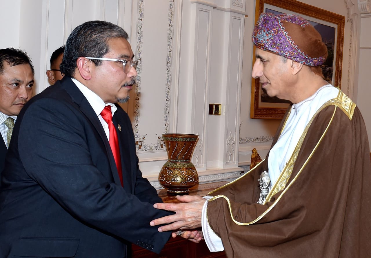 السيد فهد بن محمود يستقبل معالي الوزير الثاني للشؤون الخارجية ببروناي دار السلام