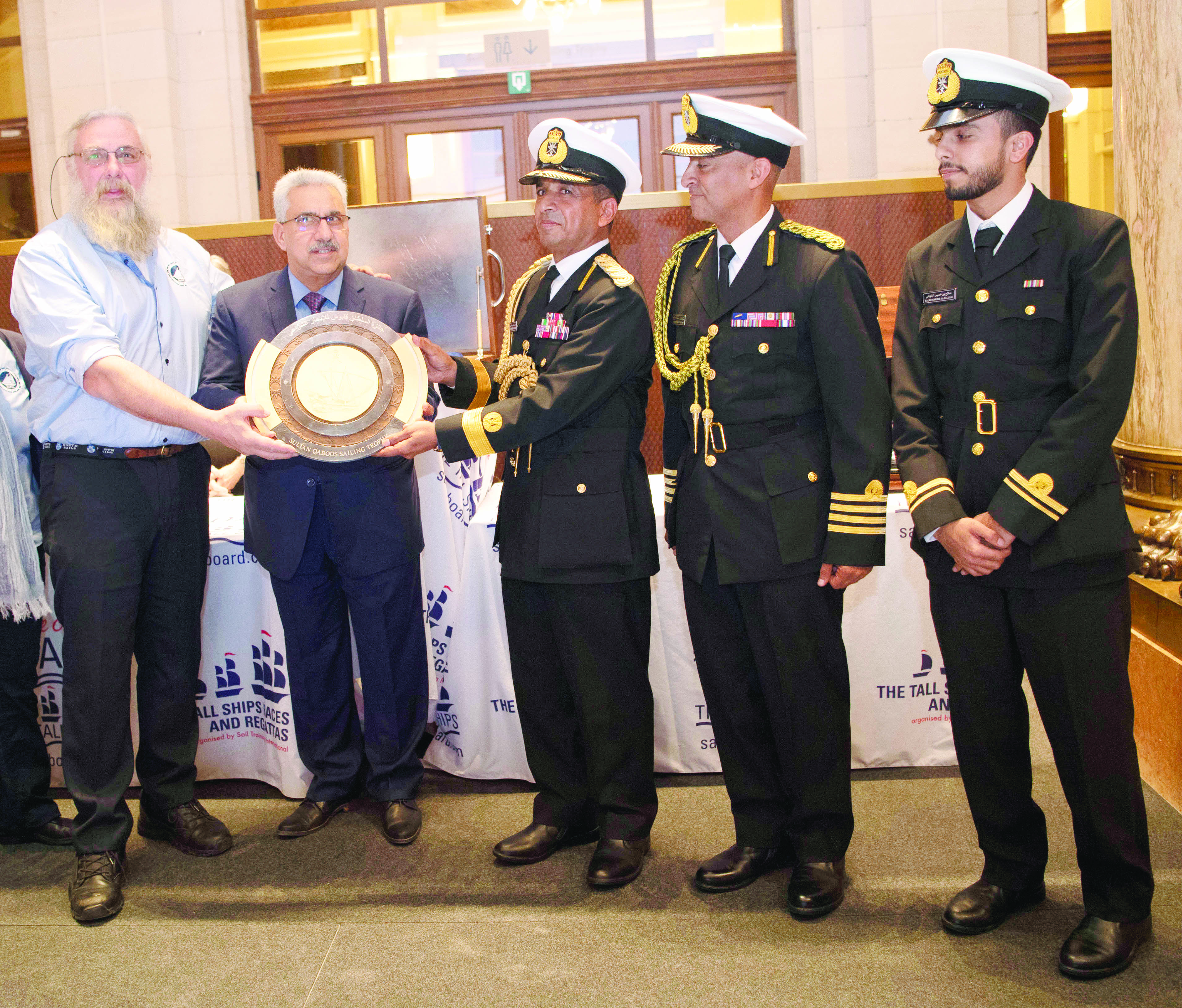السفينة البلجيكية "رووبل" تحصد جائزة السلطان قابوس لـ"الإبحار الشراعي" لهذا العام