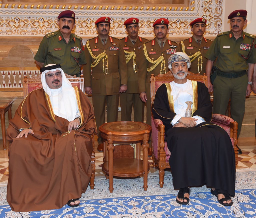 Crown Prince of Bahrain reaches Oman to offer condolences