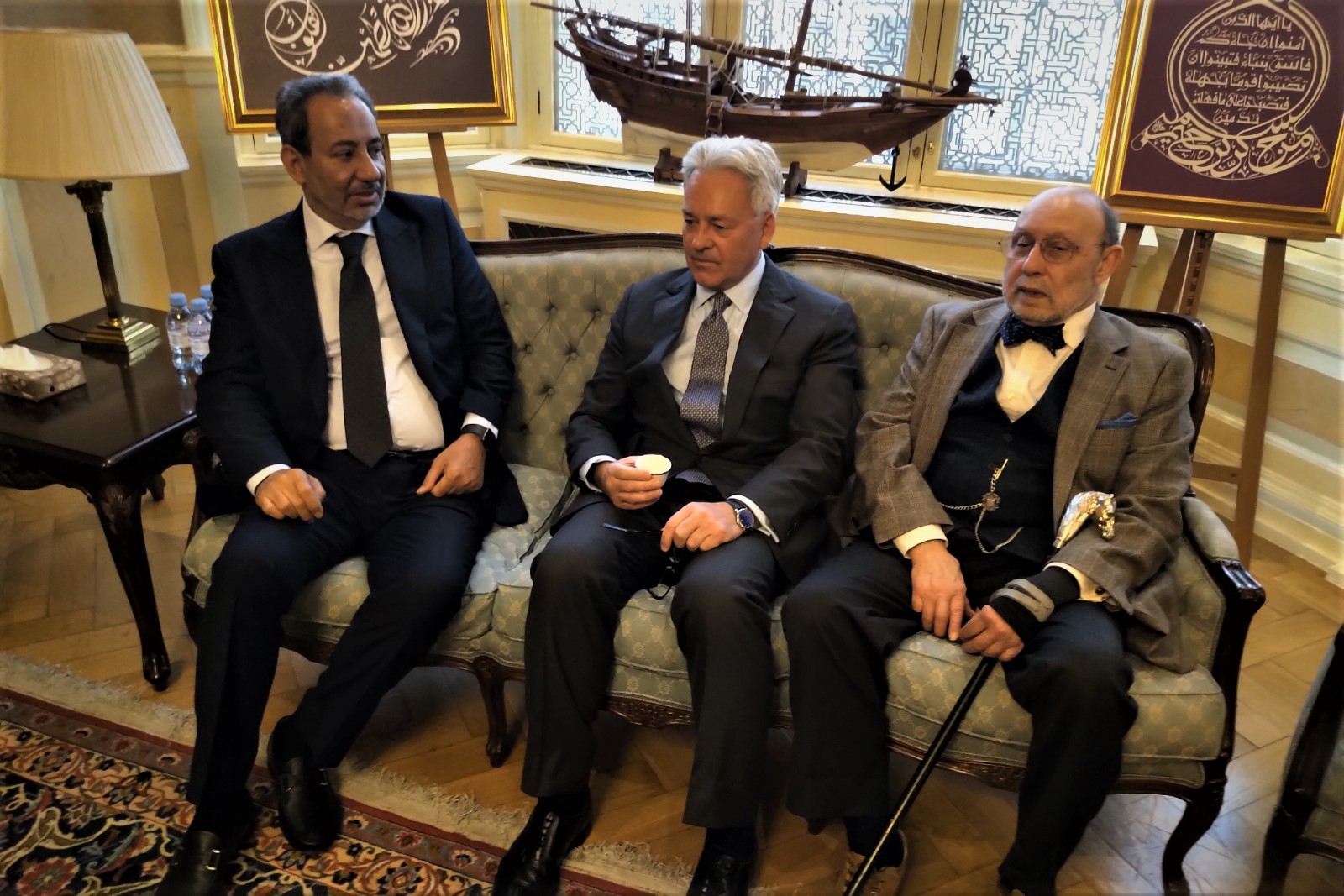 توافد المعزين على سفارة السلطنة في المملكة المتحدة