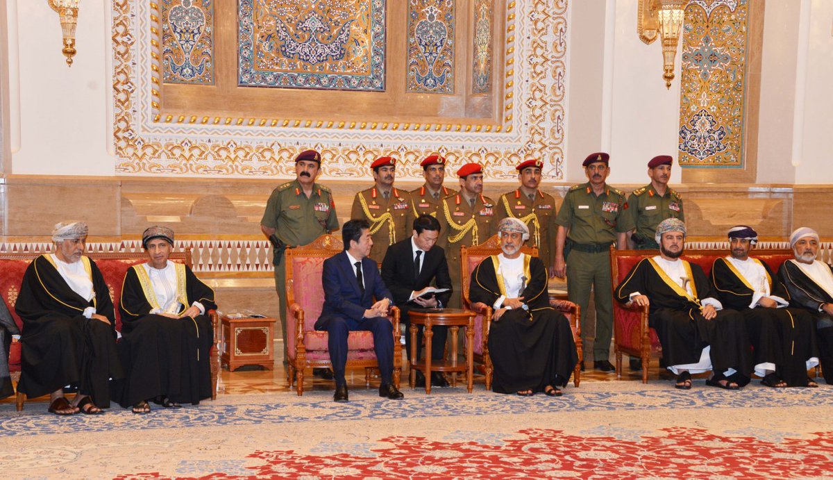 جلالة السلطان المعظم يستقبل رئيس وزراء اليابان