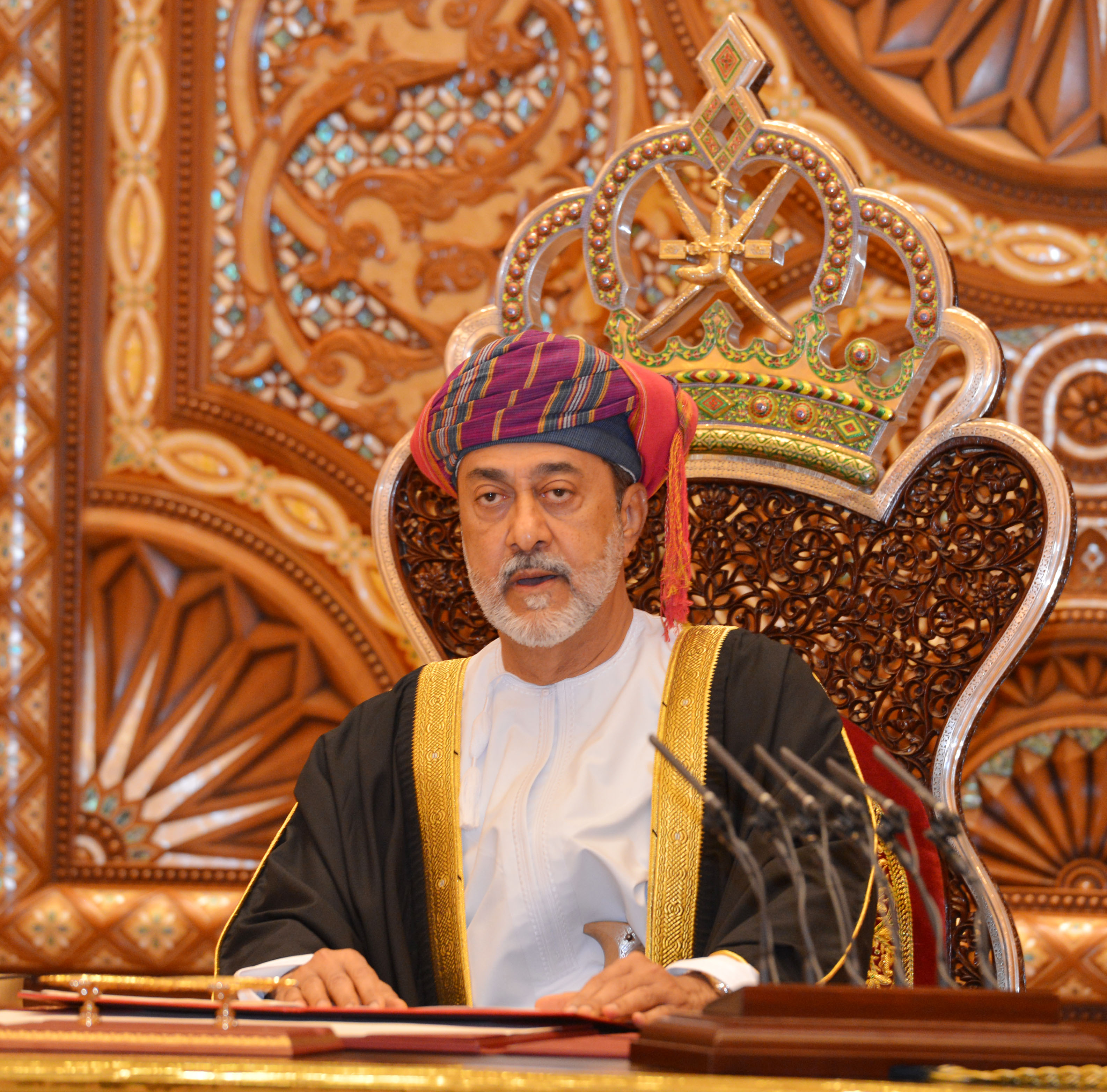 جلالة السلطان يتلقى برقيتي تعزية ومواساة من رئيس الوزراء العراقي ورئيس الوزراء النيبالي