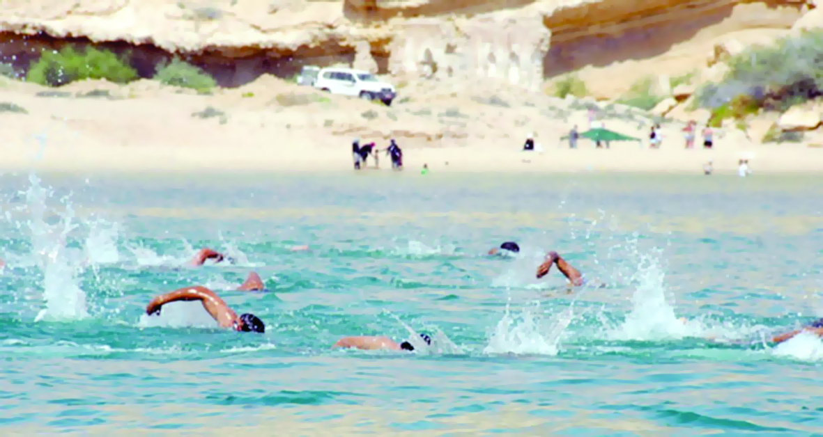 بطولة عُمان للسباحة في المياه المفتوحة بصحار