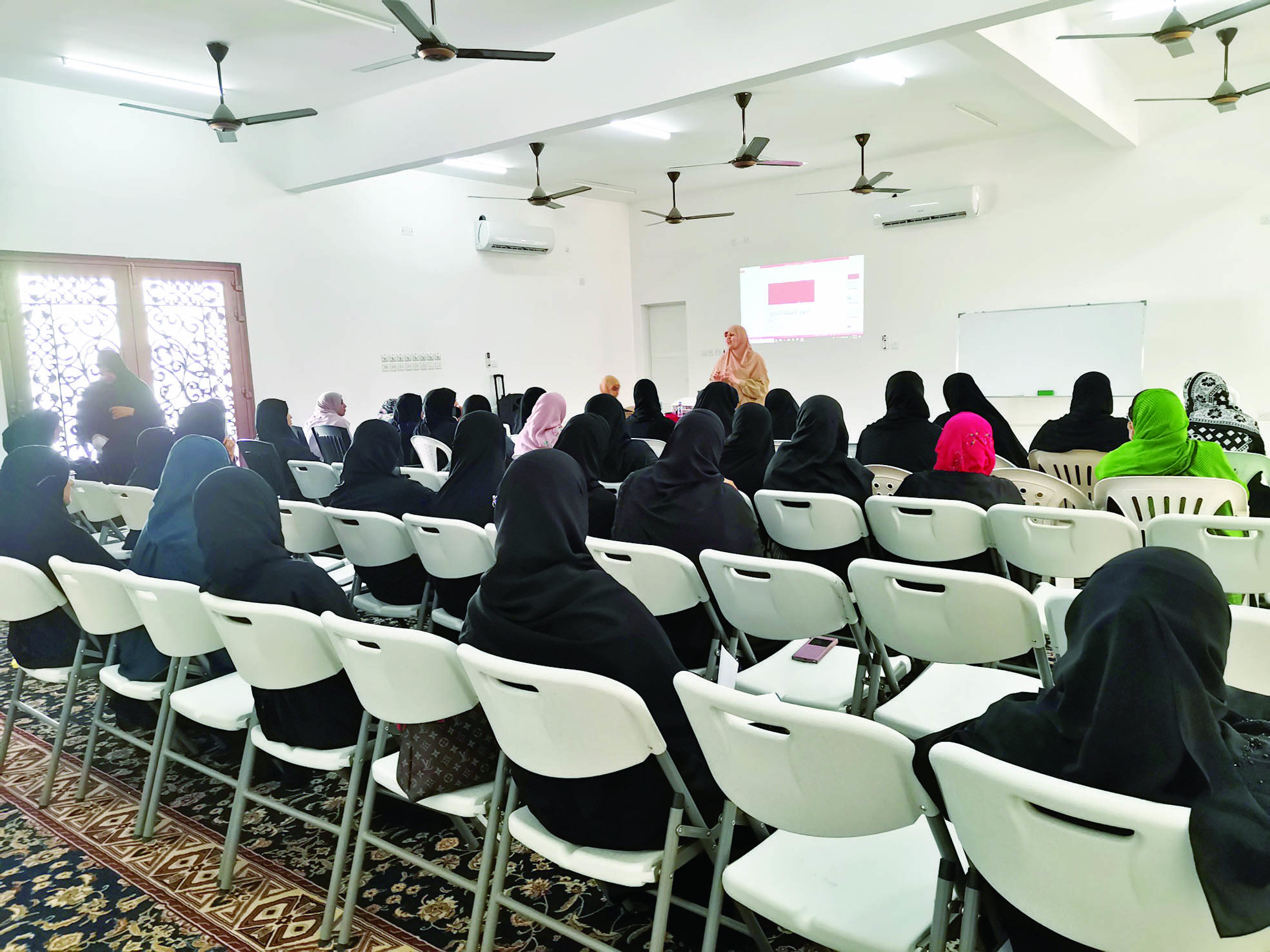 "الأوقاف" تنظم ملتقى الود الأسري بولاية بوشر