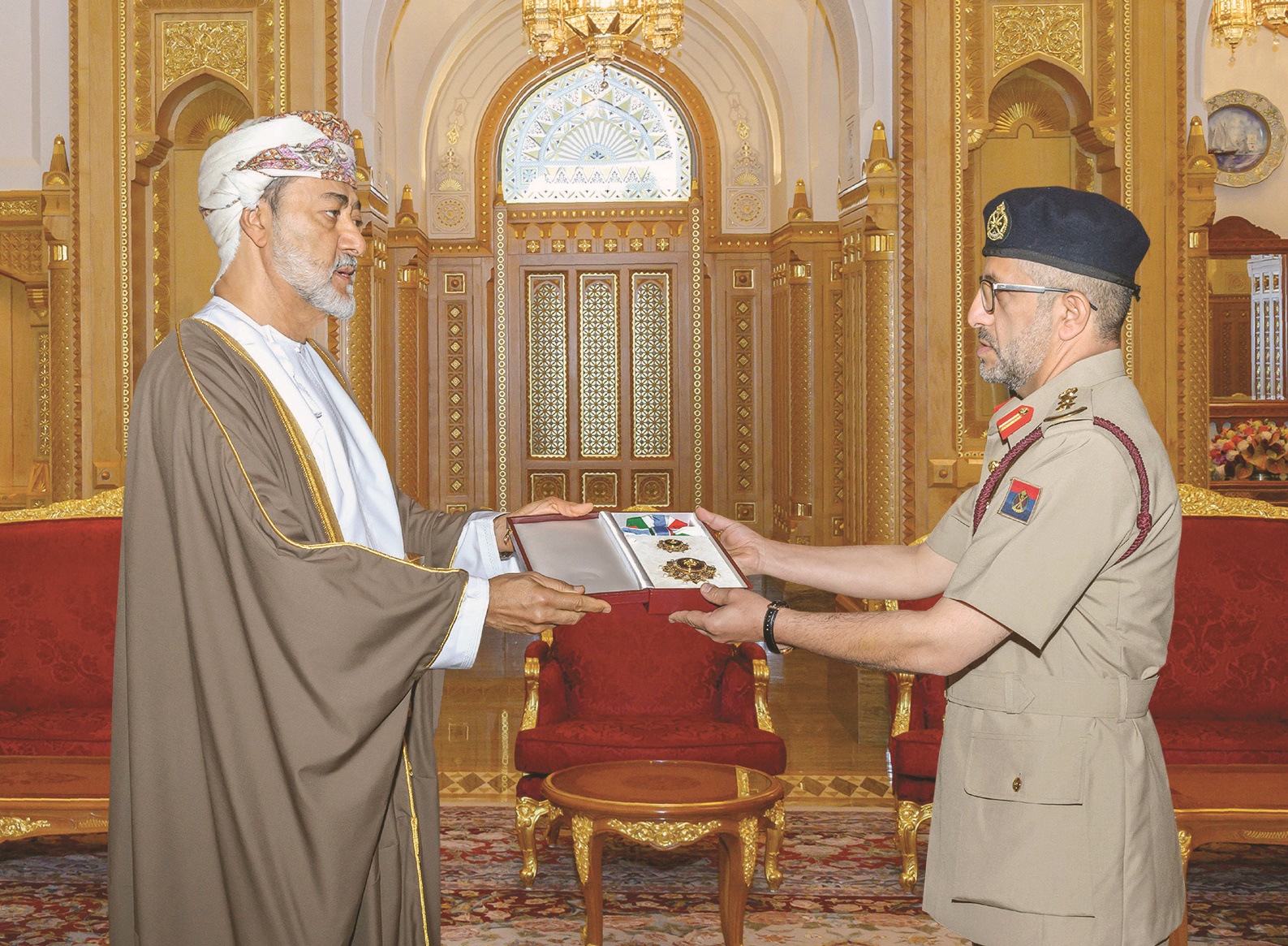 In pictures: HM Sultan Haitham bin Tarik honours medical team of the late HM Sultan Qaboos
