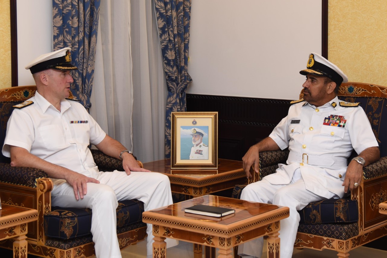 Senior British naval officer calls on Oman's naval chief