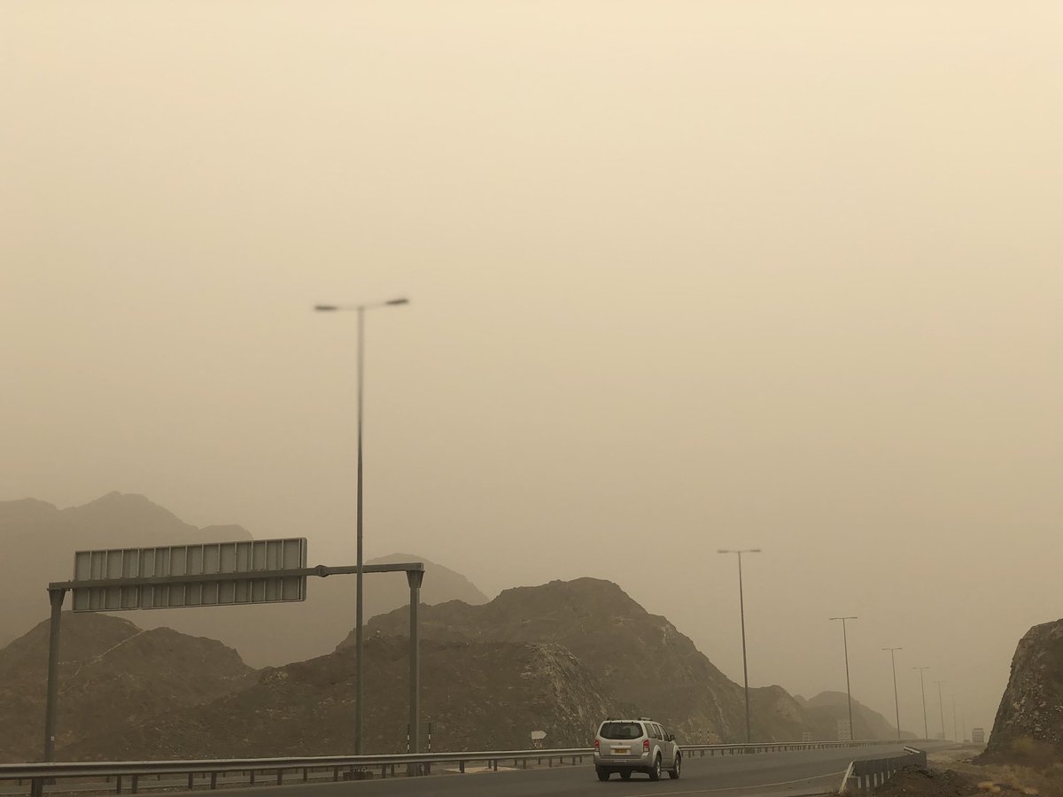 الأرصاد : تدني الرؤية الأفقية على معظم محافظات السلطنة بسبب الغبار