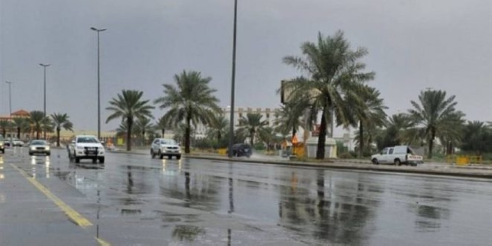 فرص لهطول أمطار على أجزاء من سواحل بحر عمان