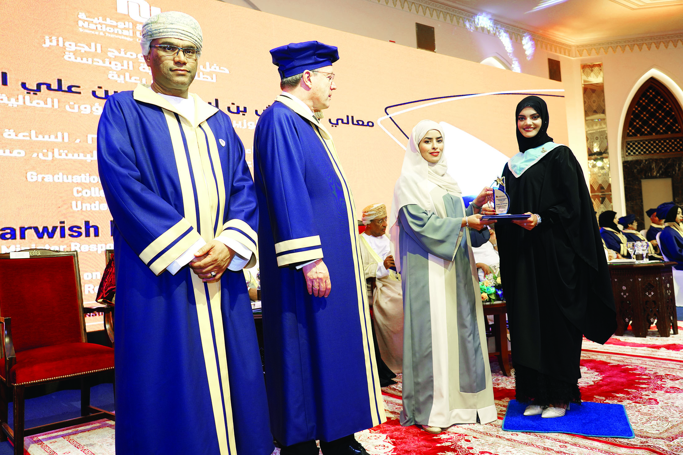 626 خريجا وخريجة بكلية الهندسة في الجامعة الوطنية