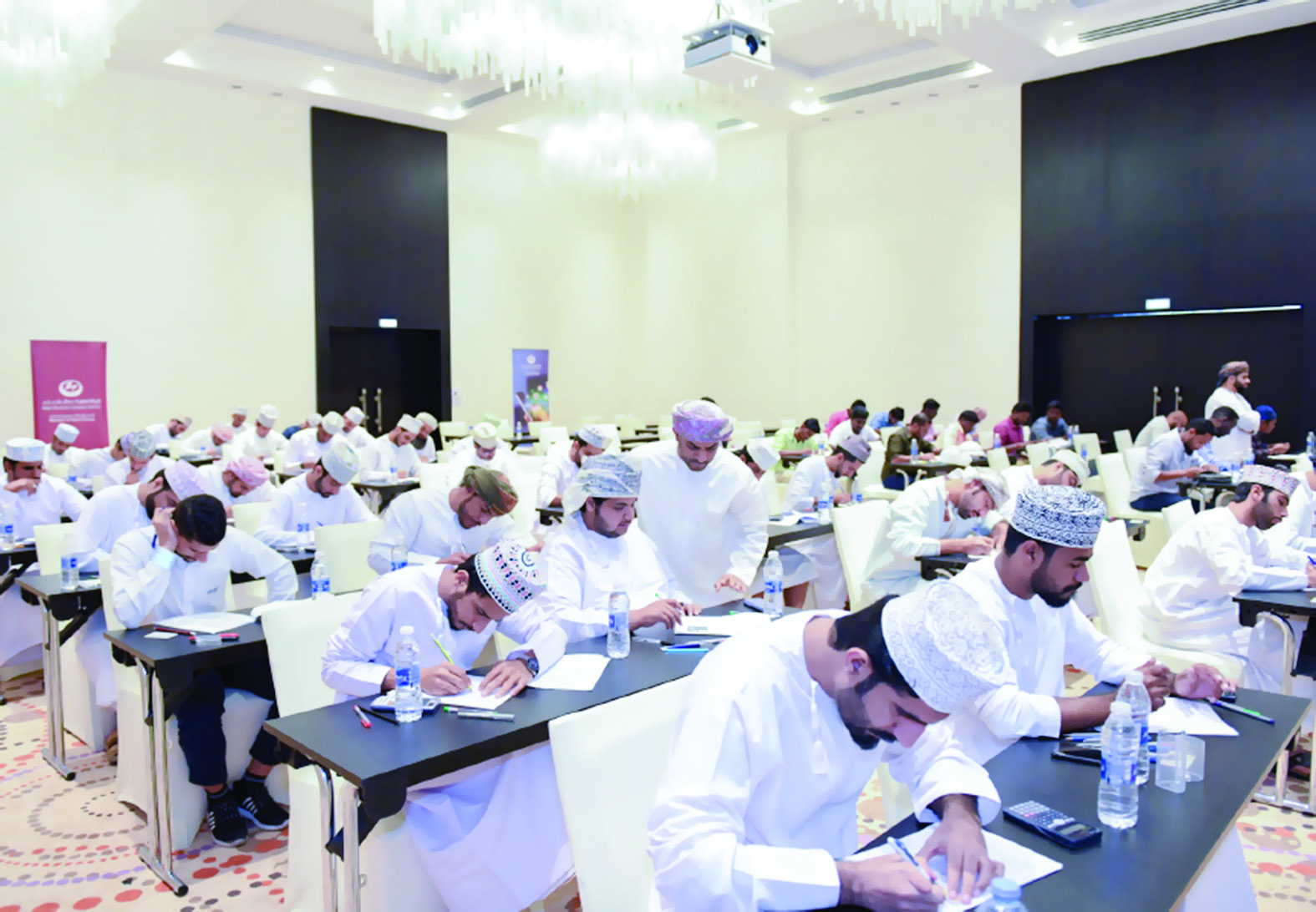 كهرباء مجان تختبر 54 شابا للرخصة الكهربائية