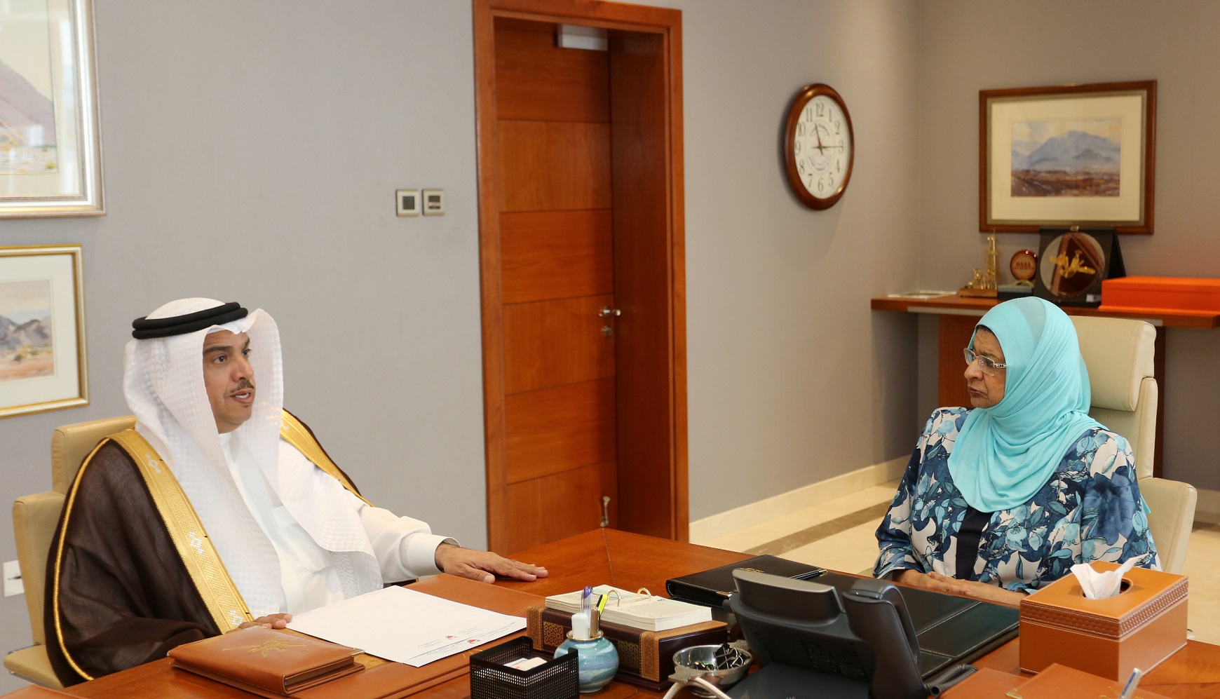 معالي وزيرة التعليم العالي تستقبل سفير مملكة البحرين لدى السلطنة