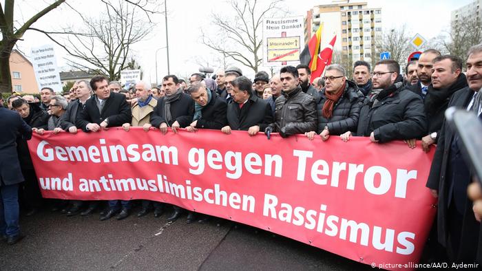 10,000 mourn victims of racist shooting rampage in Hanau, Germany