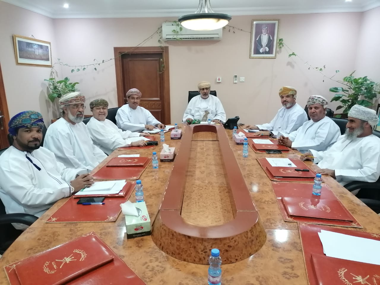 لجنة شؤون البلدية بولاية مطرح تناقش عدد من الملفات الخدمية