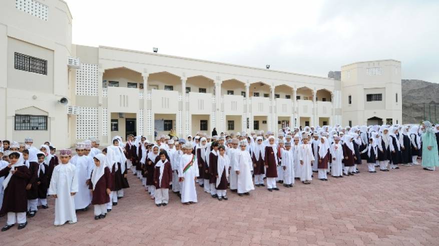 اليوم.. مدارس السلطنة تستقبل أكثر من 633 ألف طالب وطالبة