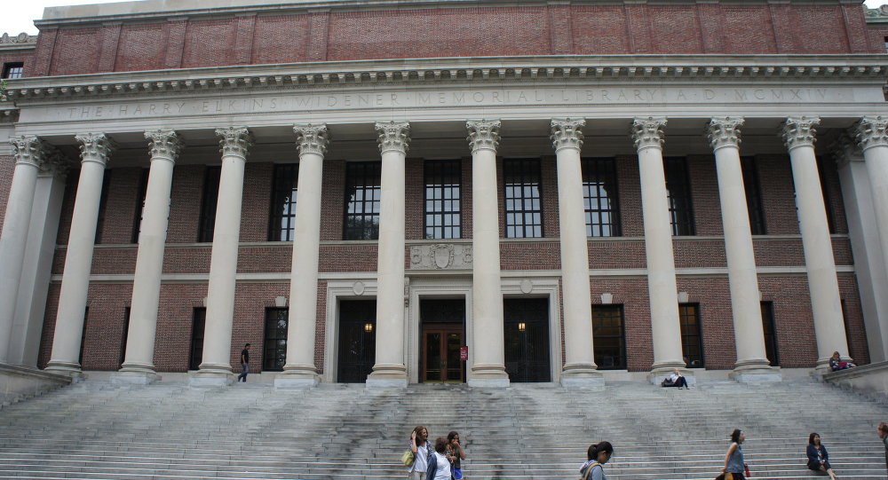 جامعة هارفارد تلغي الفصول الدراسية