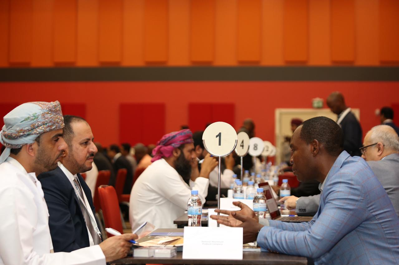 لقاءات ثنائية بين رجال الأعمال العمانيين ونظرائهم من رواندا