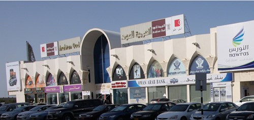 إغلاق كافة المحلات التجارية في نطاق محافظة مسقط