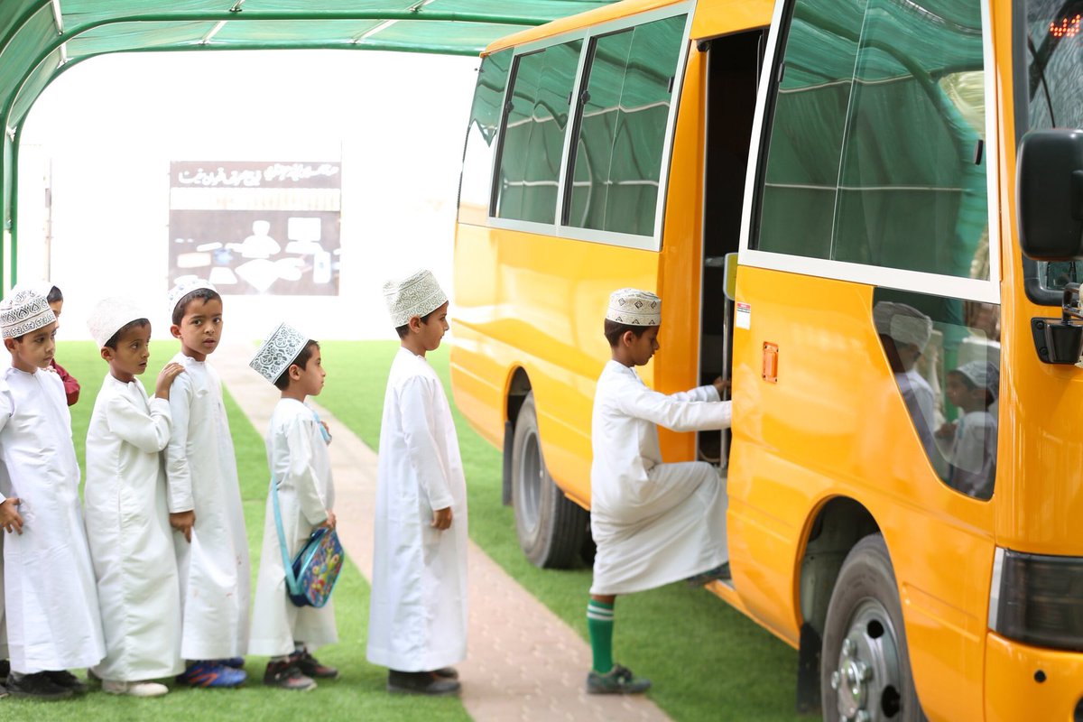 وزيرة التربية والتعليم تصدر قرار بشأن لائحة تنظيم وسائل النقل المدرسية