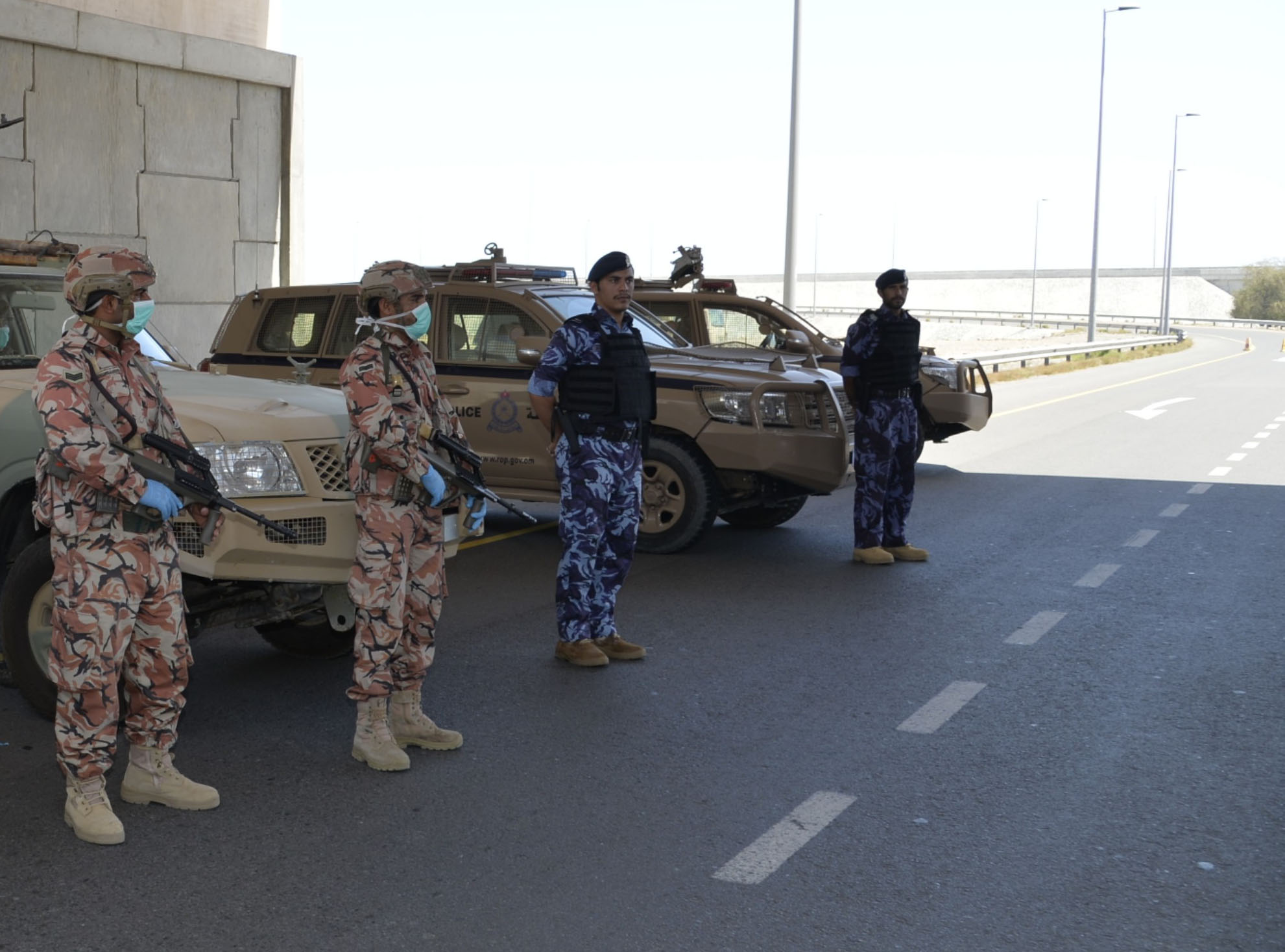 In Pictures: The Sultan’s Armed Forces and Royal Oman Police set up check points