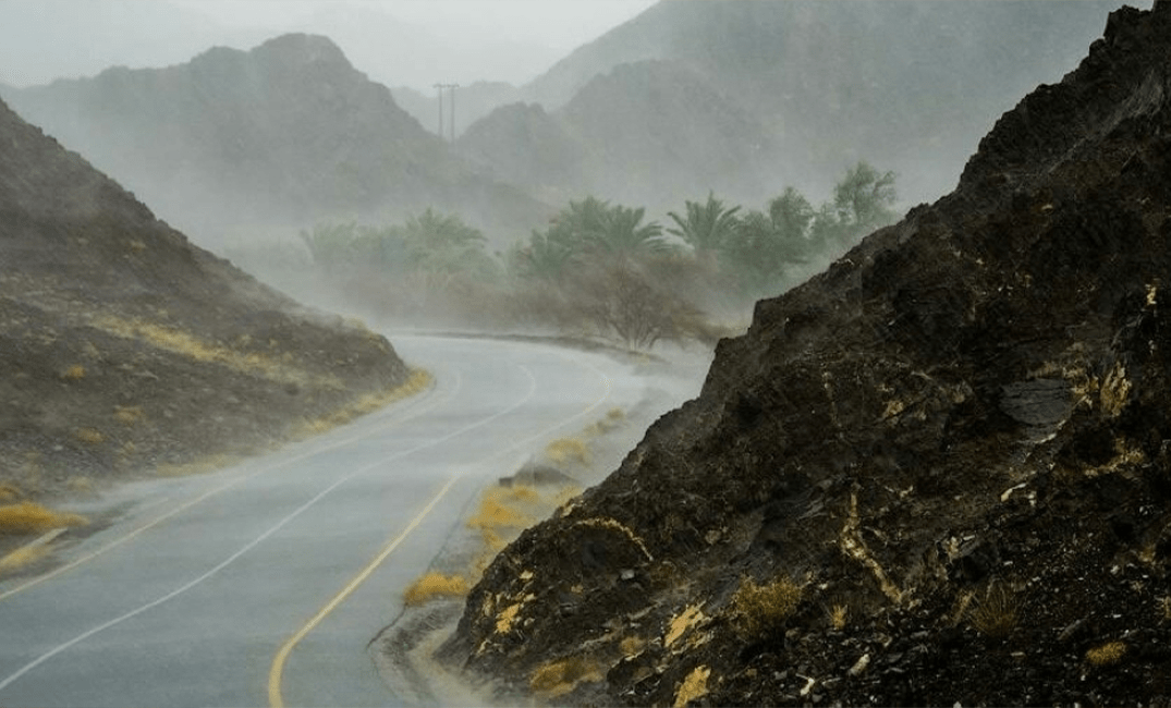 الطقس .. احتمال هطول أمطار متفرقة قد تكون رعدية على جبال الحجر