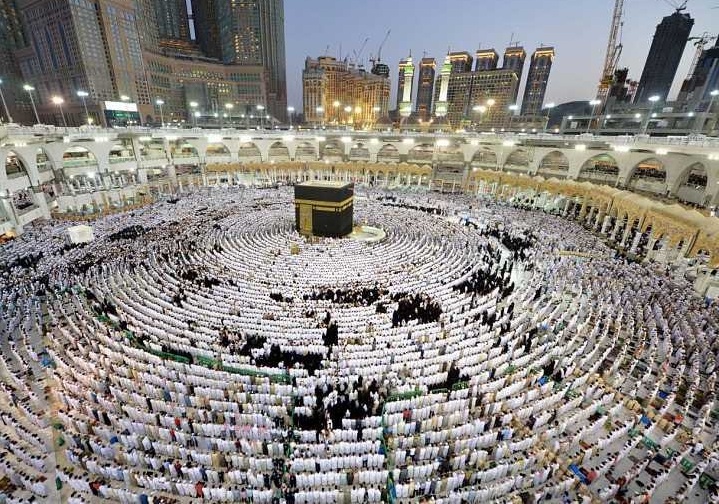 السعودية تحسم رسميا الجدل حول استمرار الصلاة بالمساجد وتراويح رمضان