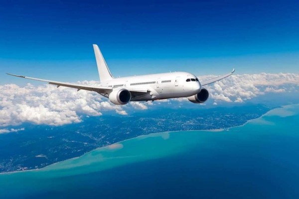 37 Omani passengers return from Thailand