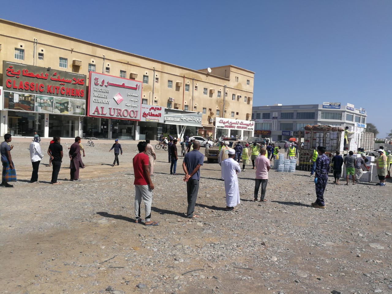 العمانية للأعمال الخيرية توزع أكثر من 1000 سلة غذائية بمناسبة شهر رمضان