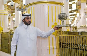 بالصور..أول صلاة تراويح في المسجد النبوي في رمضان