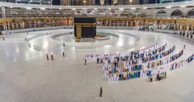 بالفيديو.. "لا تصح المشاركة في التراويح مع أئمة الحرمين عبر التلفاز"