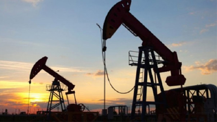 Oil prices slump amid mounting storage fears
