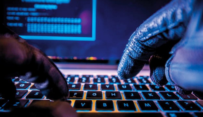 القبض على 6 أشخاص بتهمة الاحتيال الإلكتروني