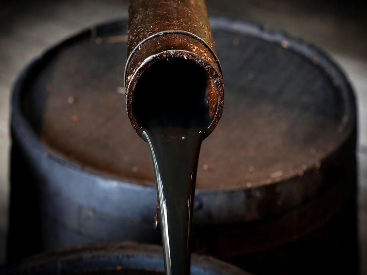 السلطنة تعتزم خفض مخصصات النفط 30% في يوليو