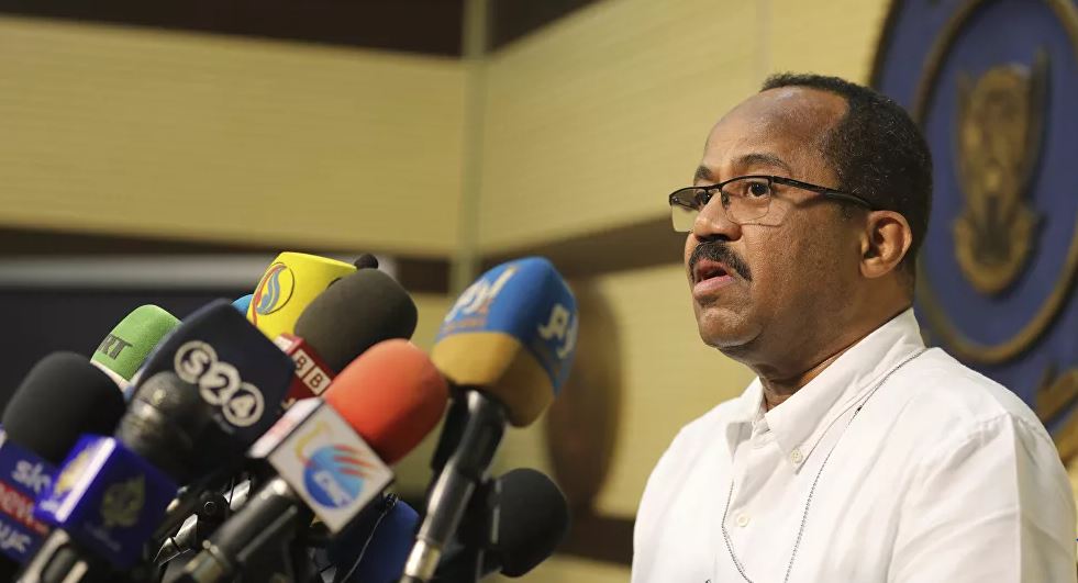 وزير الصحة السوداني: المصاب بـ"كورونا" نعطيه باندول ولو اختنق أكسجين